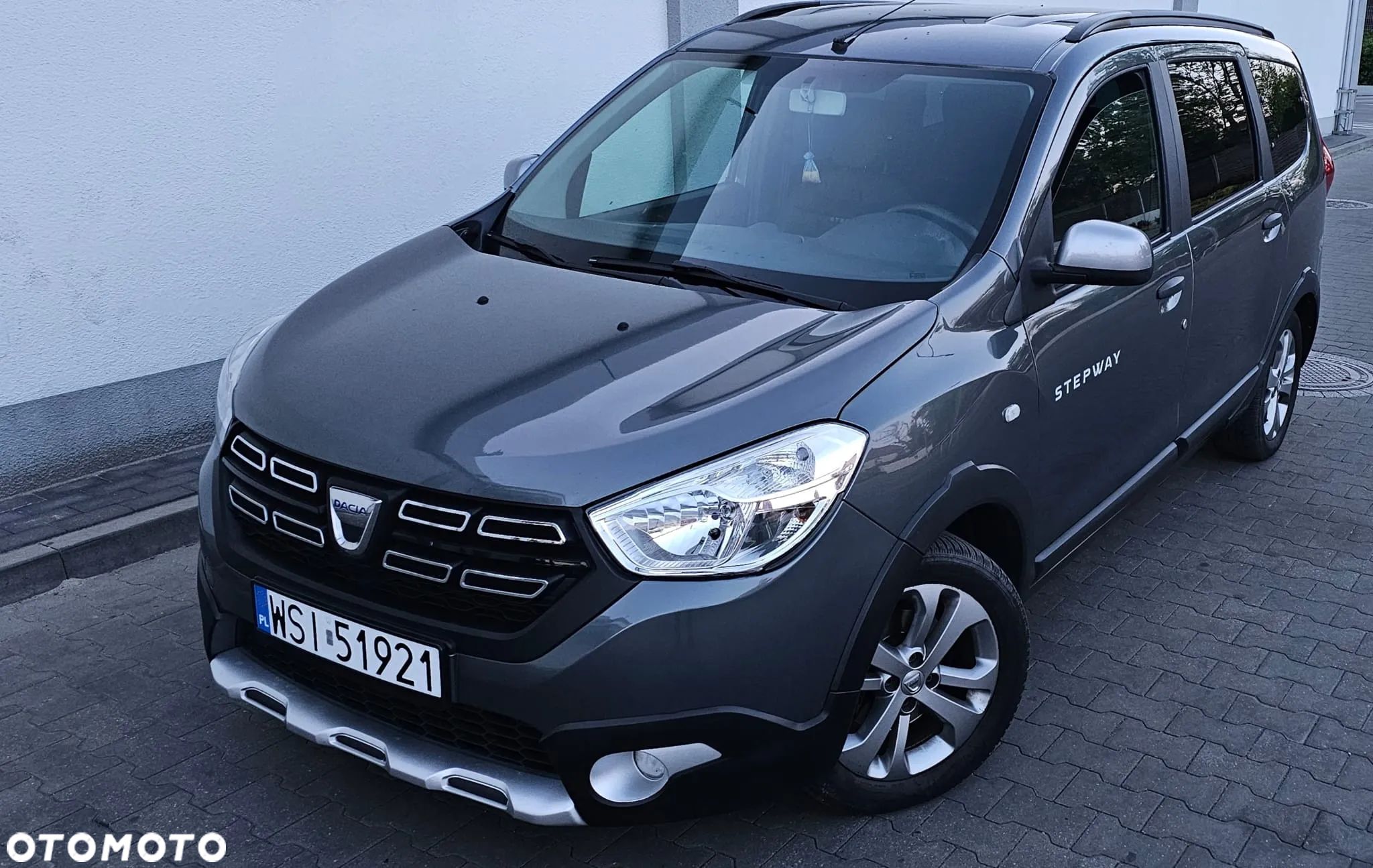 Dacia Lodgy dCi 110 Stepway - 1
