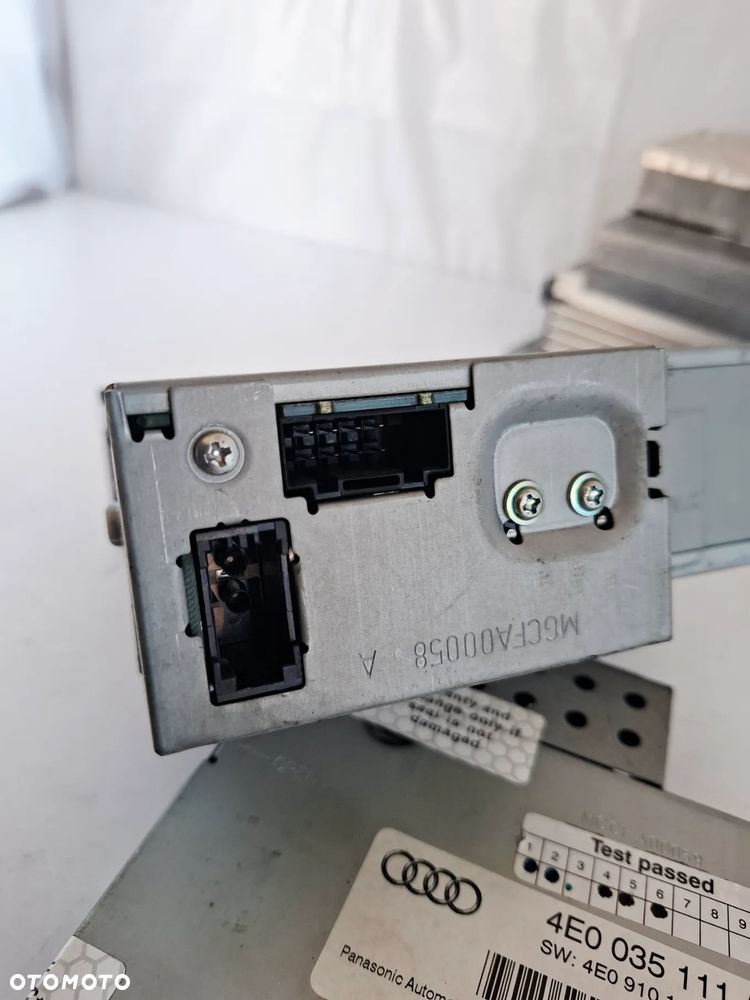 Zmieniarka Czytnik Płyt CD Changer Audi 4E0035111A 4E0910111F - 4