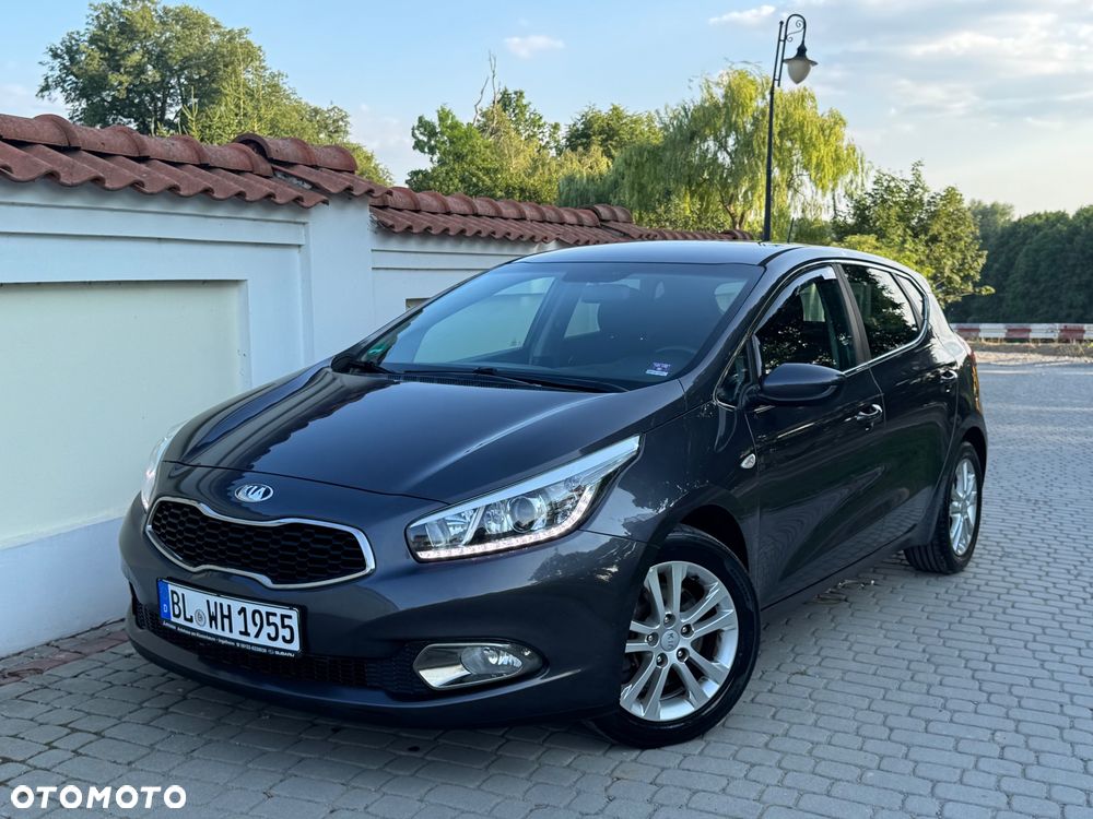 Kia Ceed - 8