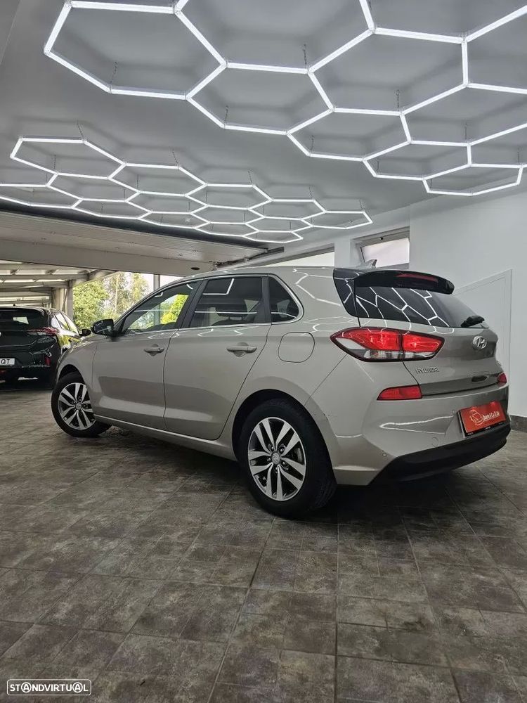 Hyundai i30 1.0 T-GDI Style — fotografia 22