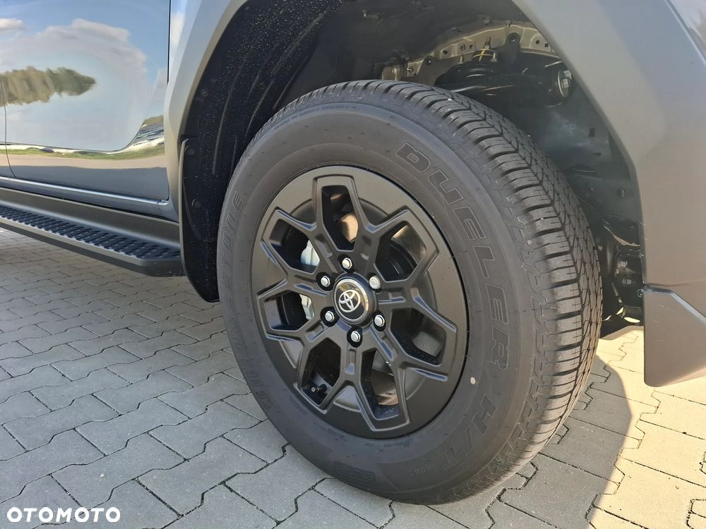 Toyota Hilux 2.8 D-4D mHEV Double Cab Invincible 4x4 - 10