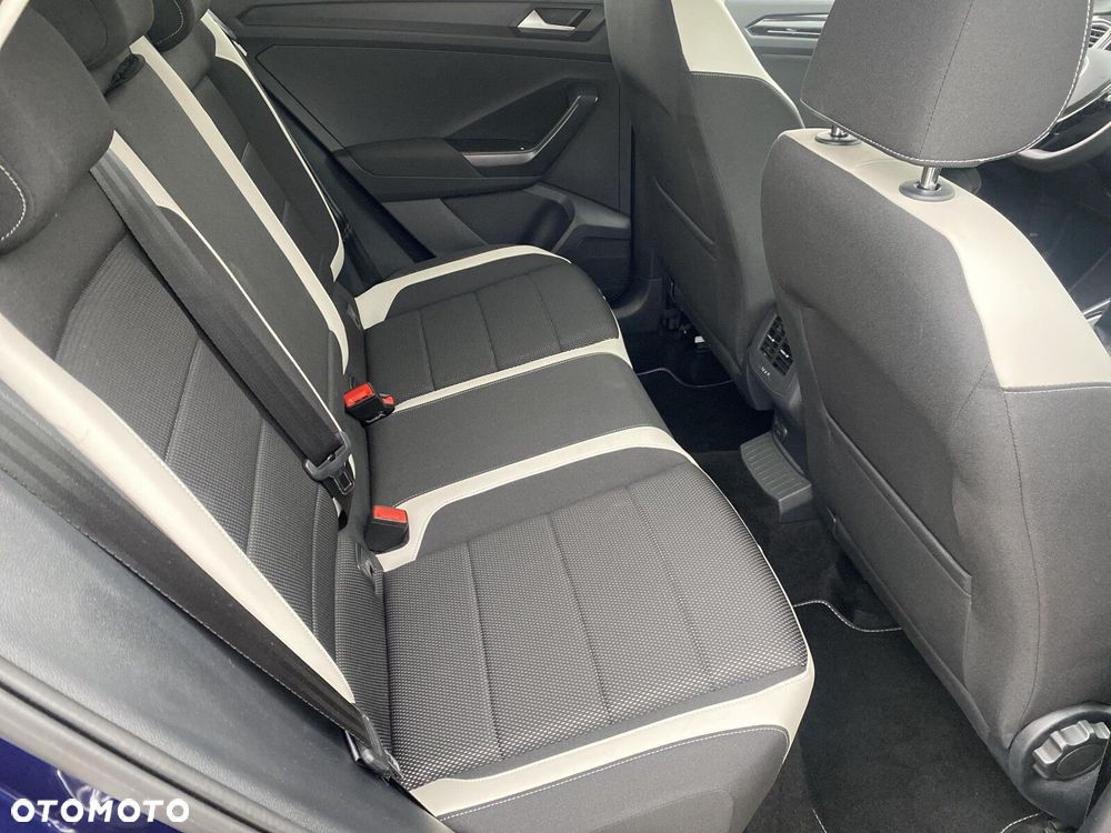 Volkswagen T-Roc - 13