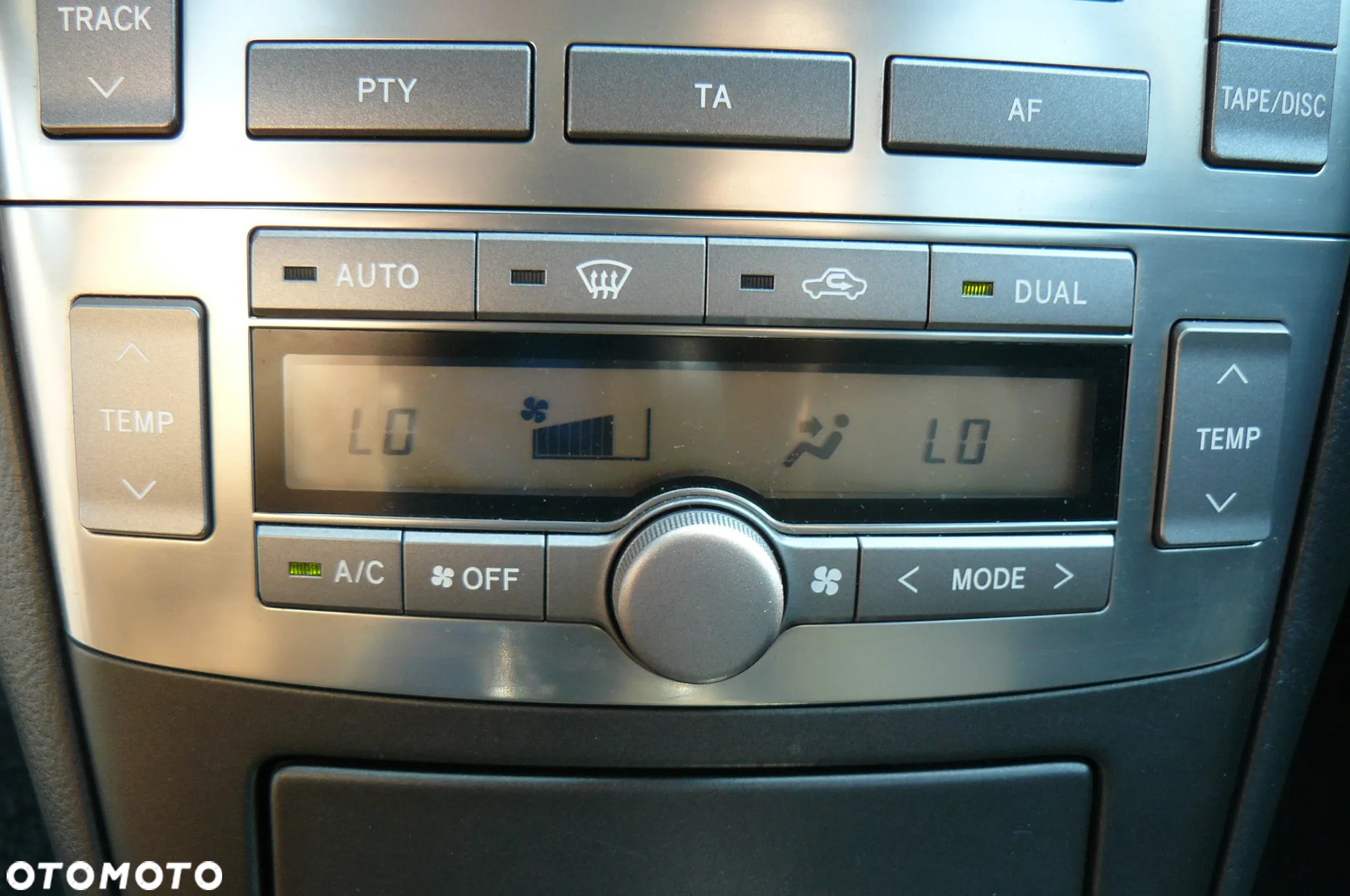 Toyota Avensis - 13