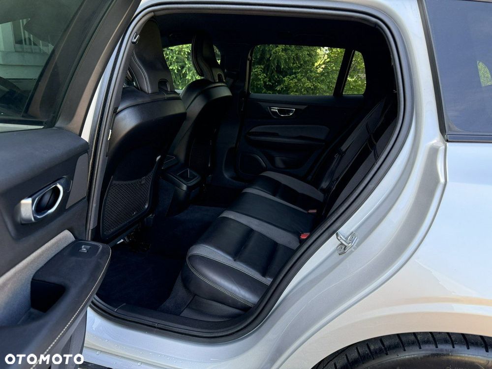 Volvo V60 T4 Geartronic R-Design - 32