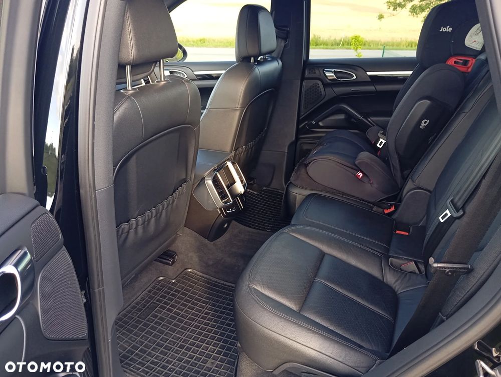 Porsche Cayenne - 15