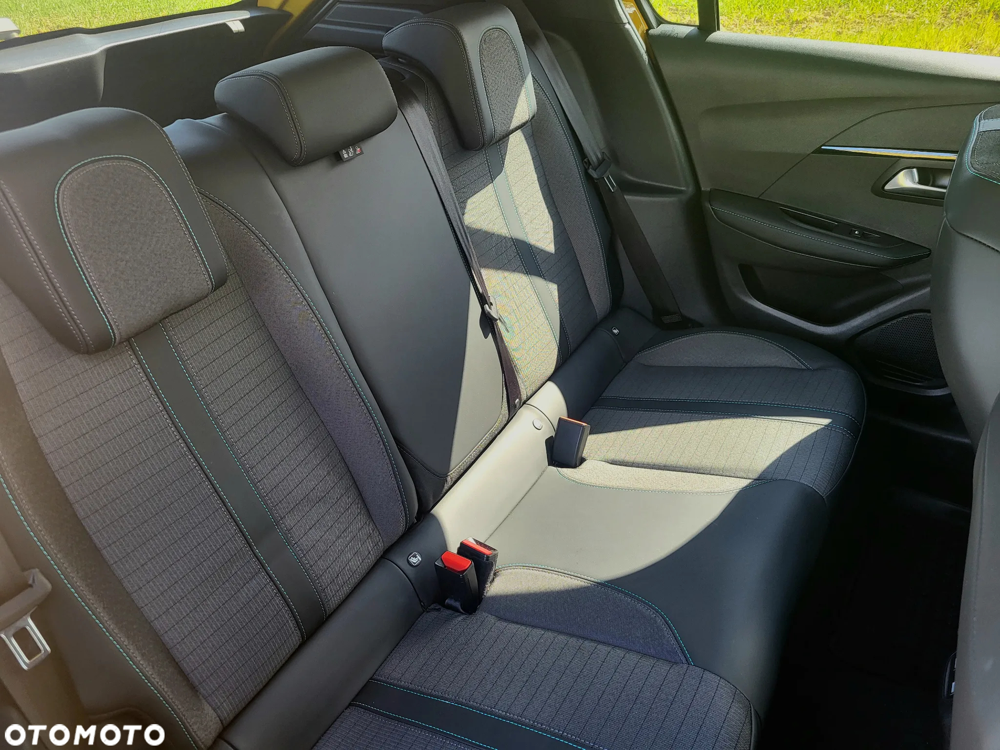 Peugeot 208 1.2 PureTech Allure S&S EAT8 - 8