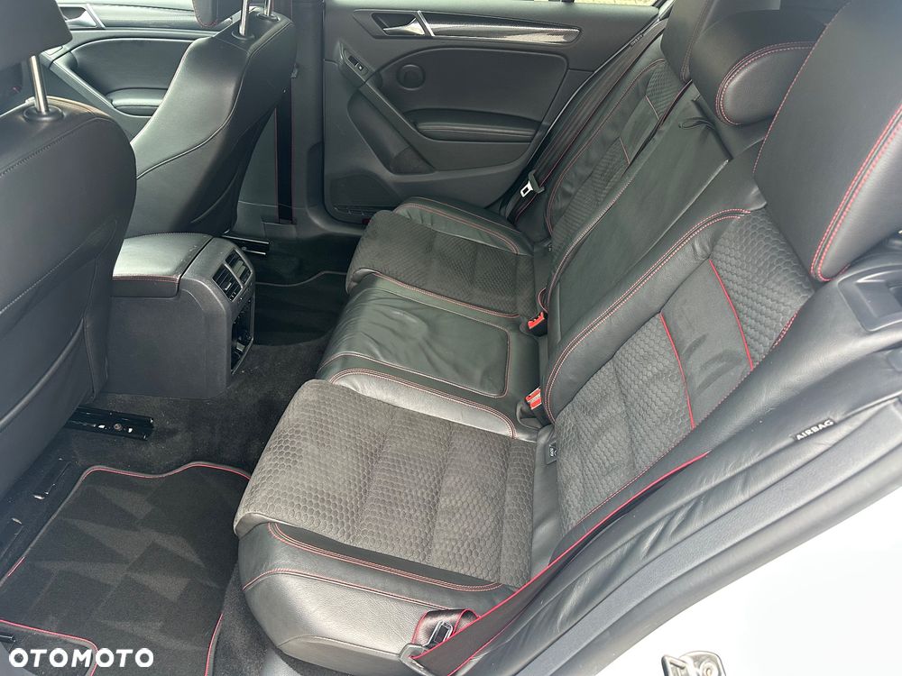 Volkswagen Golf 2.0 GTI Edition 35 - 30