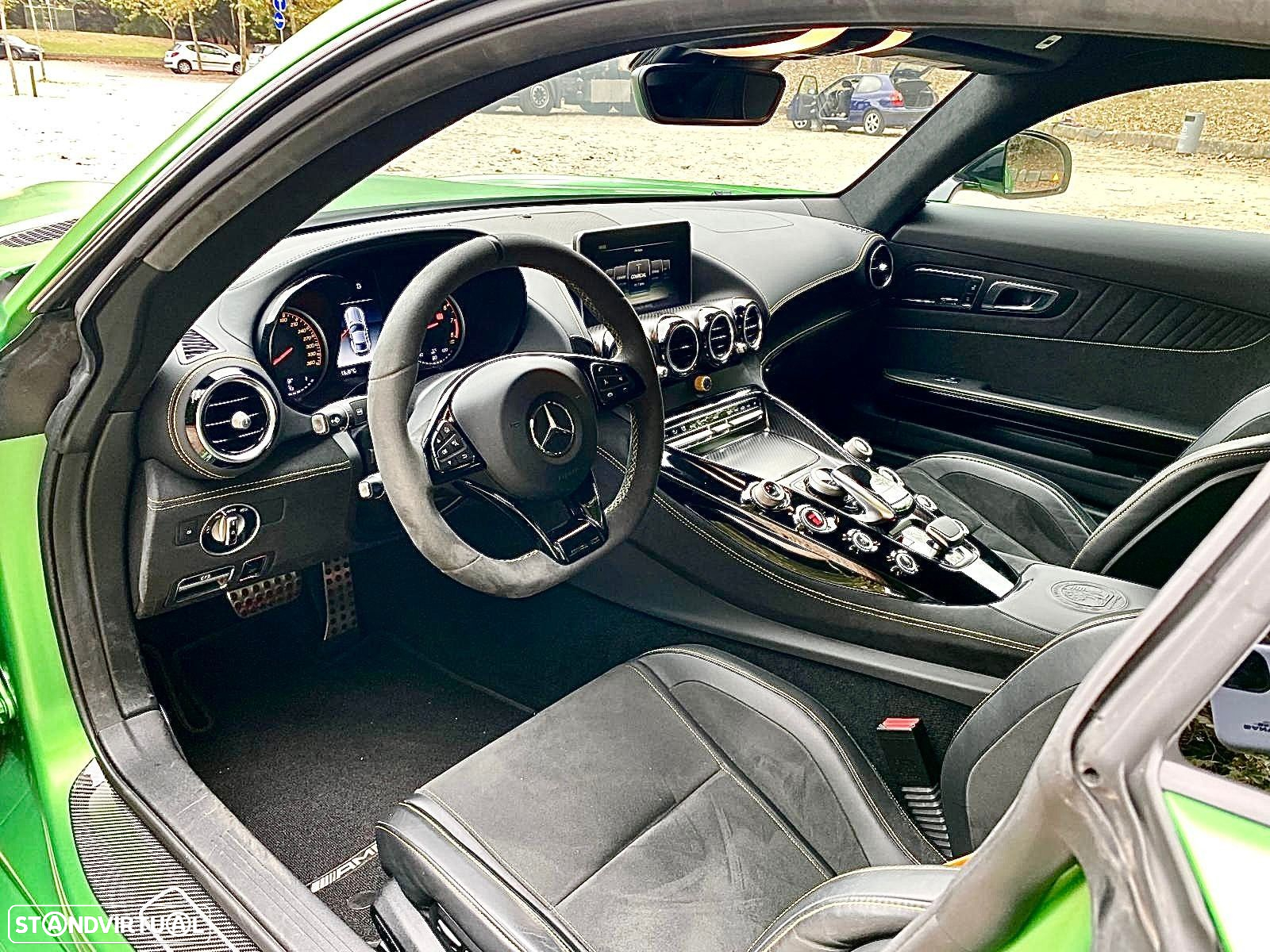Mercedes-Benz AMG GT R - 21
