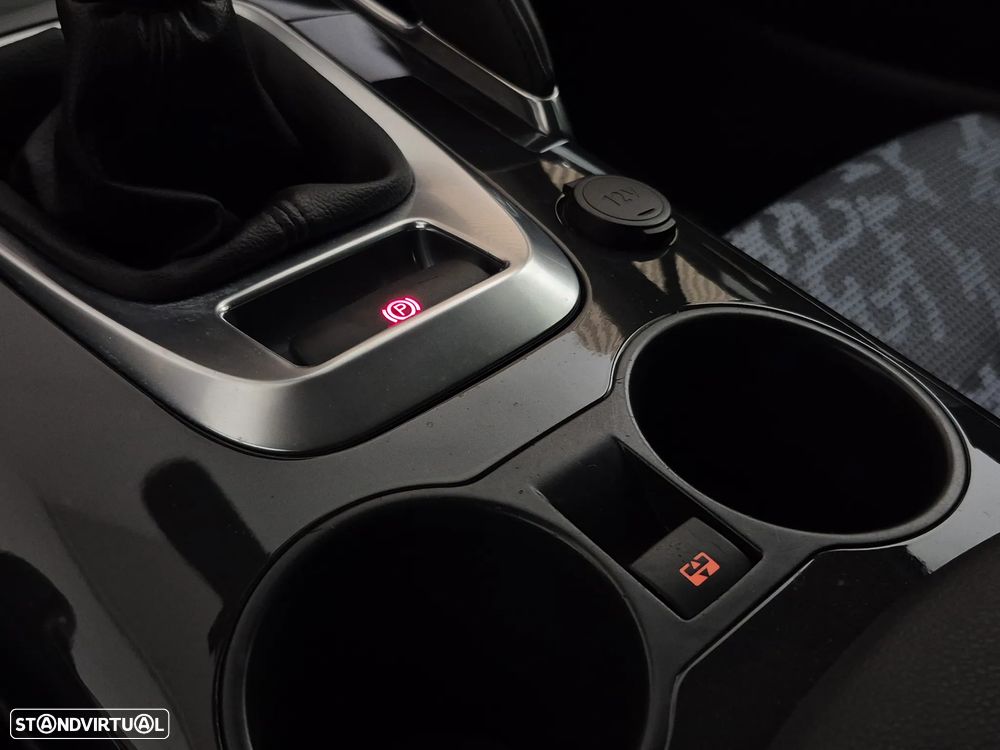 Peugeot 3008 1.6 HDi Style - 24