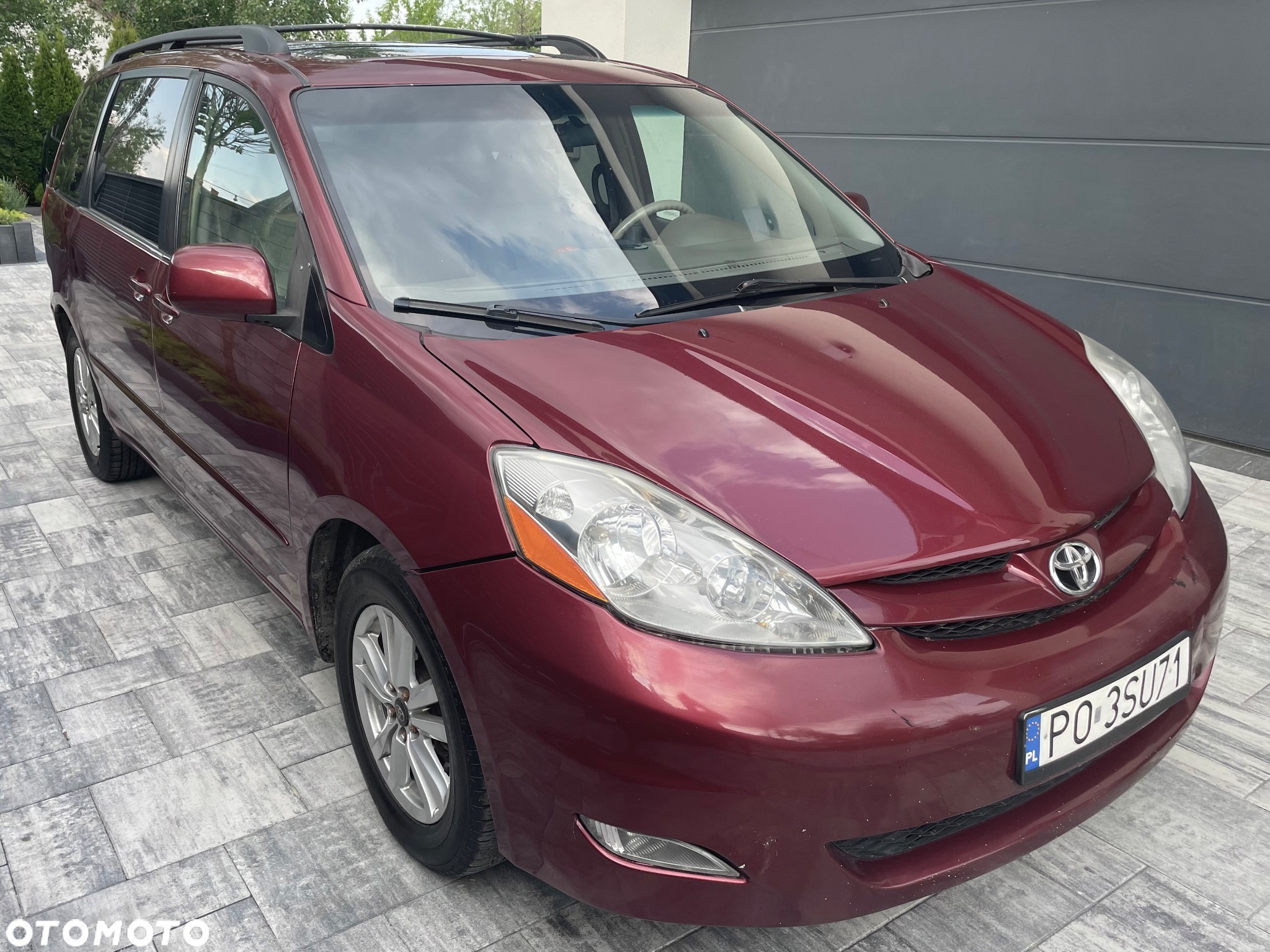 Toyota Sienna - 4