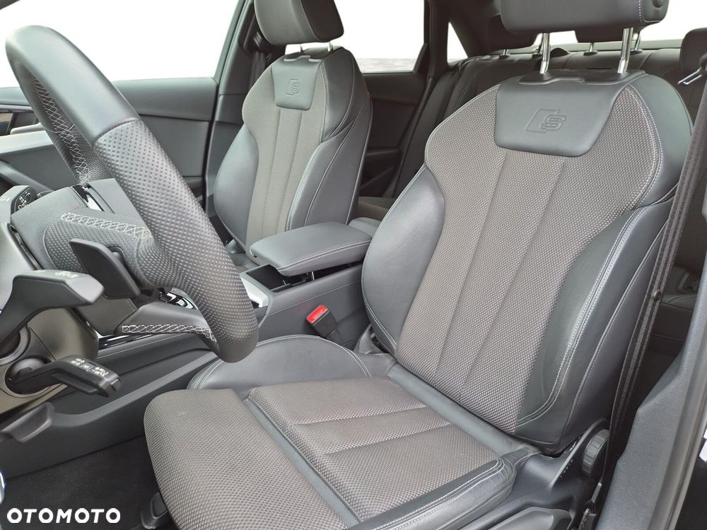 Audi A4 Limousine - 11