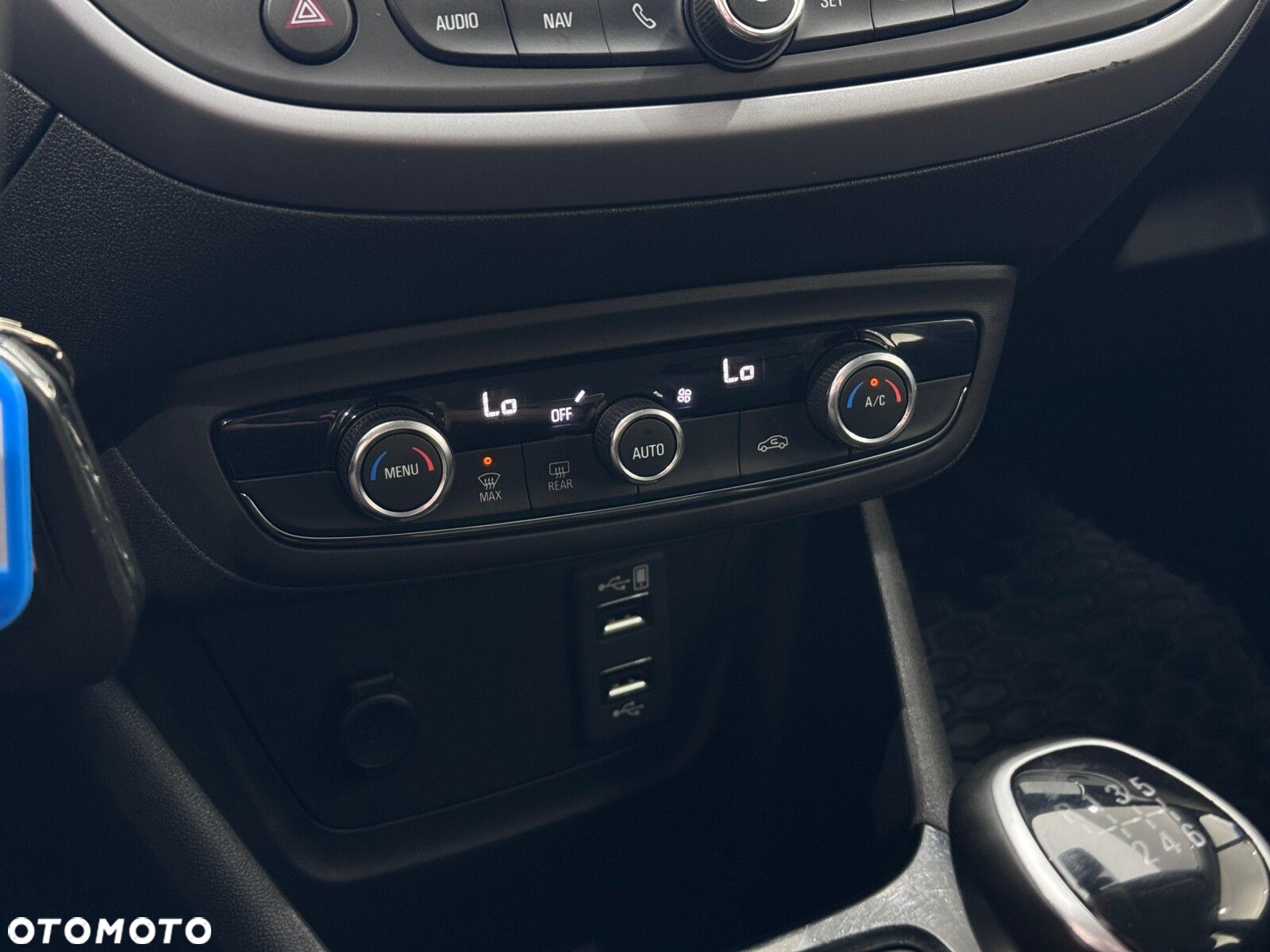 Opel Crossland X - 23