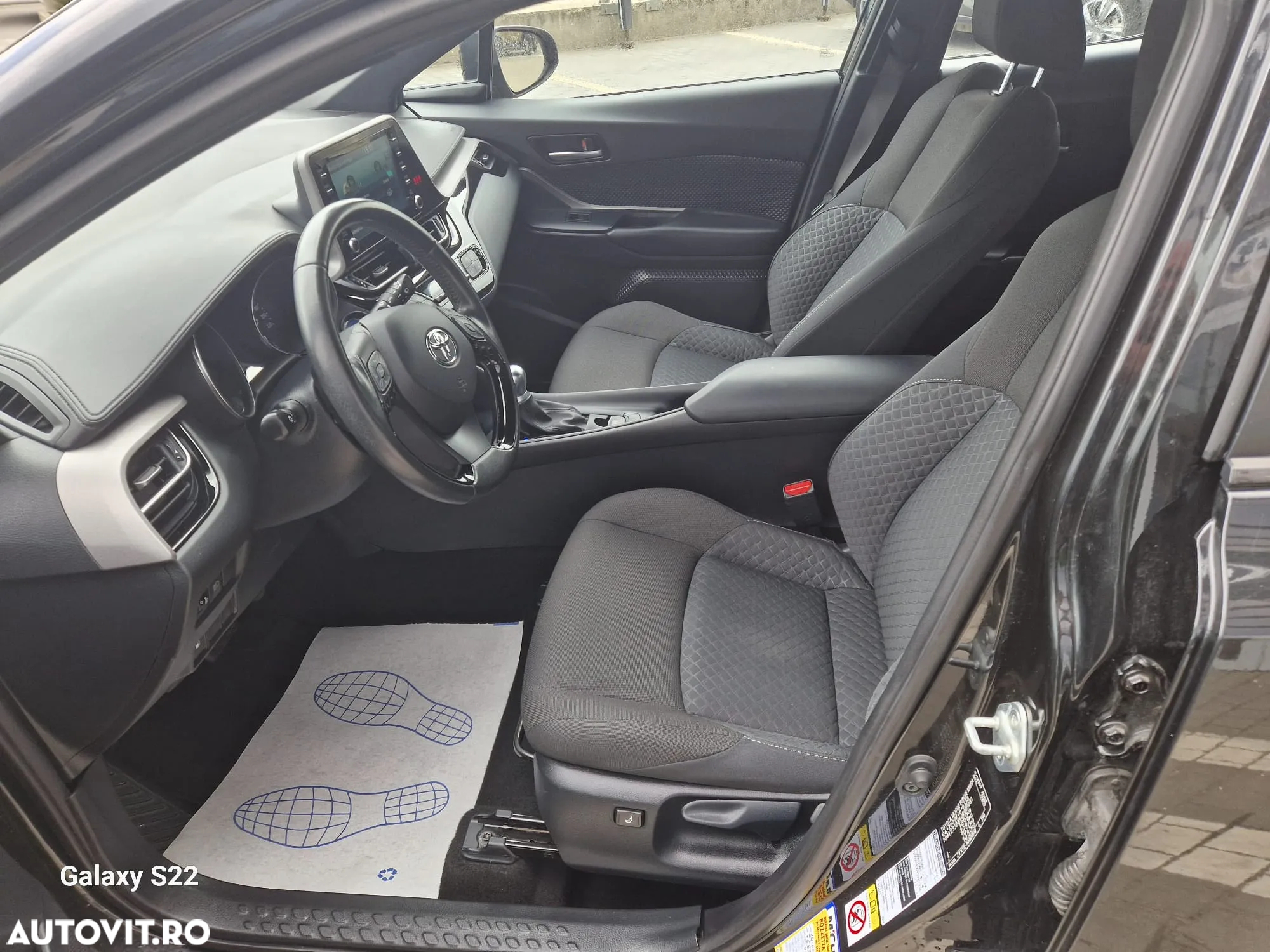 Toyota C-HR 1.8 HSD 4x2 CVT C-ult - 9