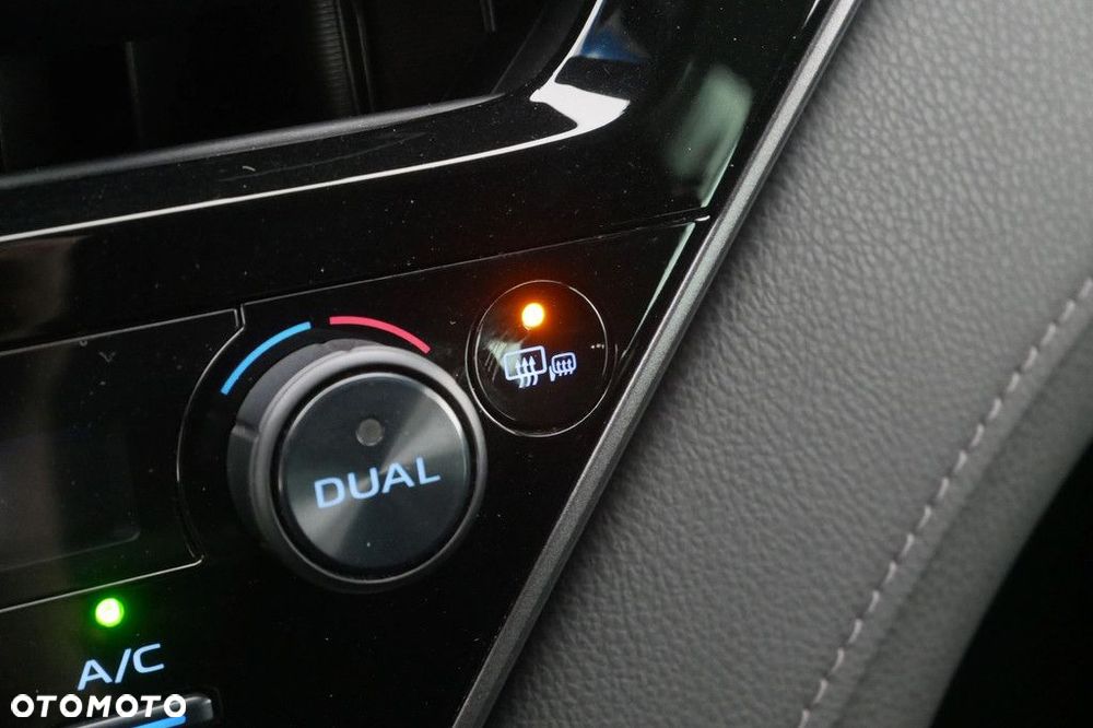 Toyota Camry 2.5 Hybrid Comfort CVT - 23