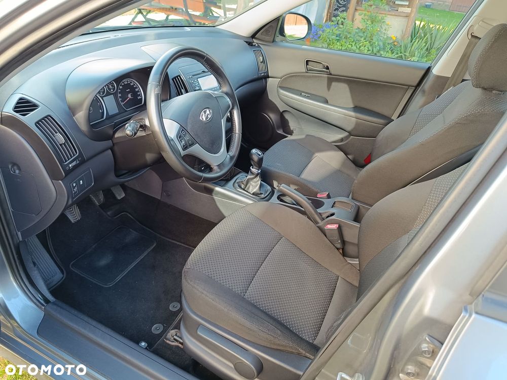 Hyundai i30 1.4 Comfort EU5 - 9