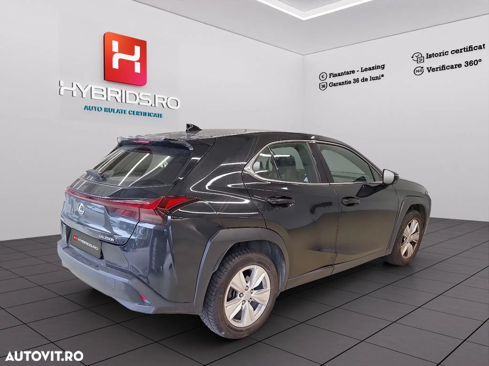 Lexus UX 250h Business Edition - 4