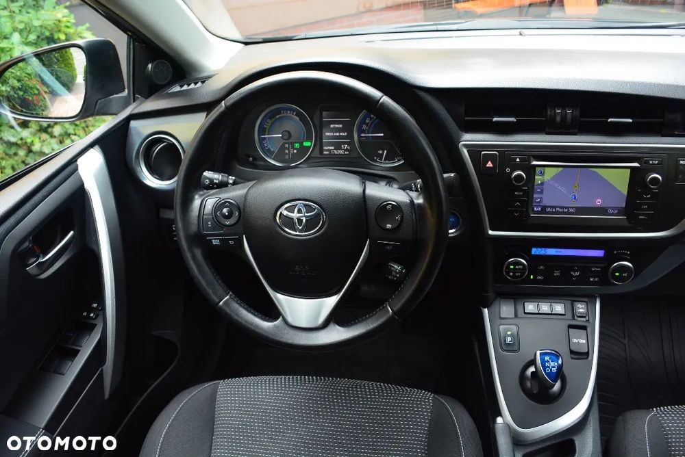 Toyota Auris Hybrid 135 Prestige - 25