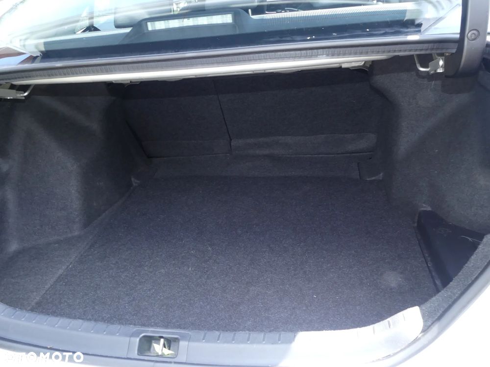 Toyota Corolla 1.33 Comfort - 22