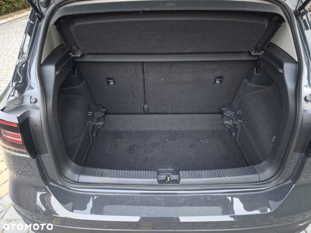 Volkswagen T-Cross - 12