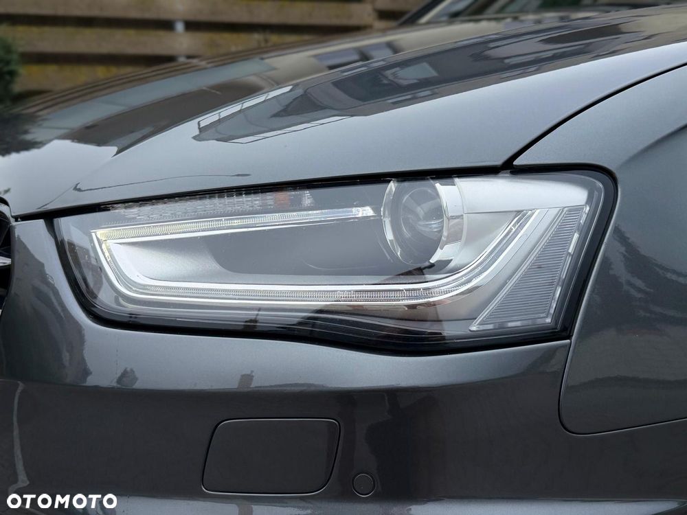 Audi A4 Avant 2.0 TDI DPF clean diesel quattro S line Sportpaket - 11