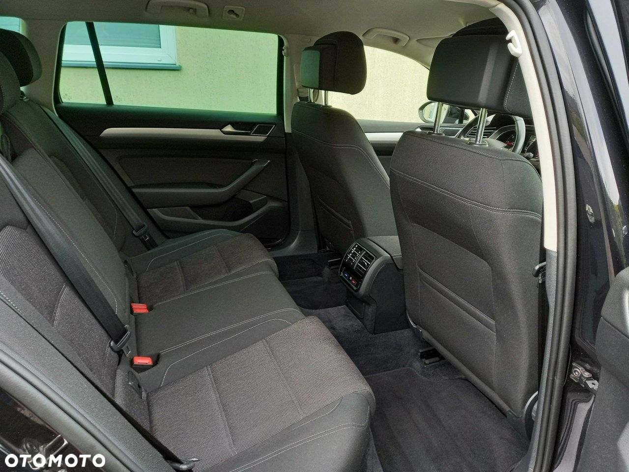 Volkswagen Passat 2.0 TDI BMT Trendline - 24