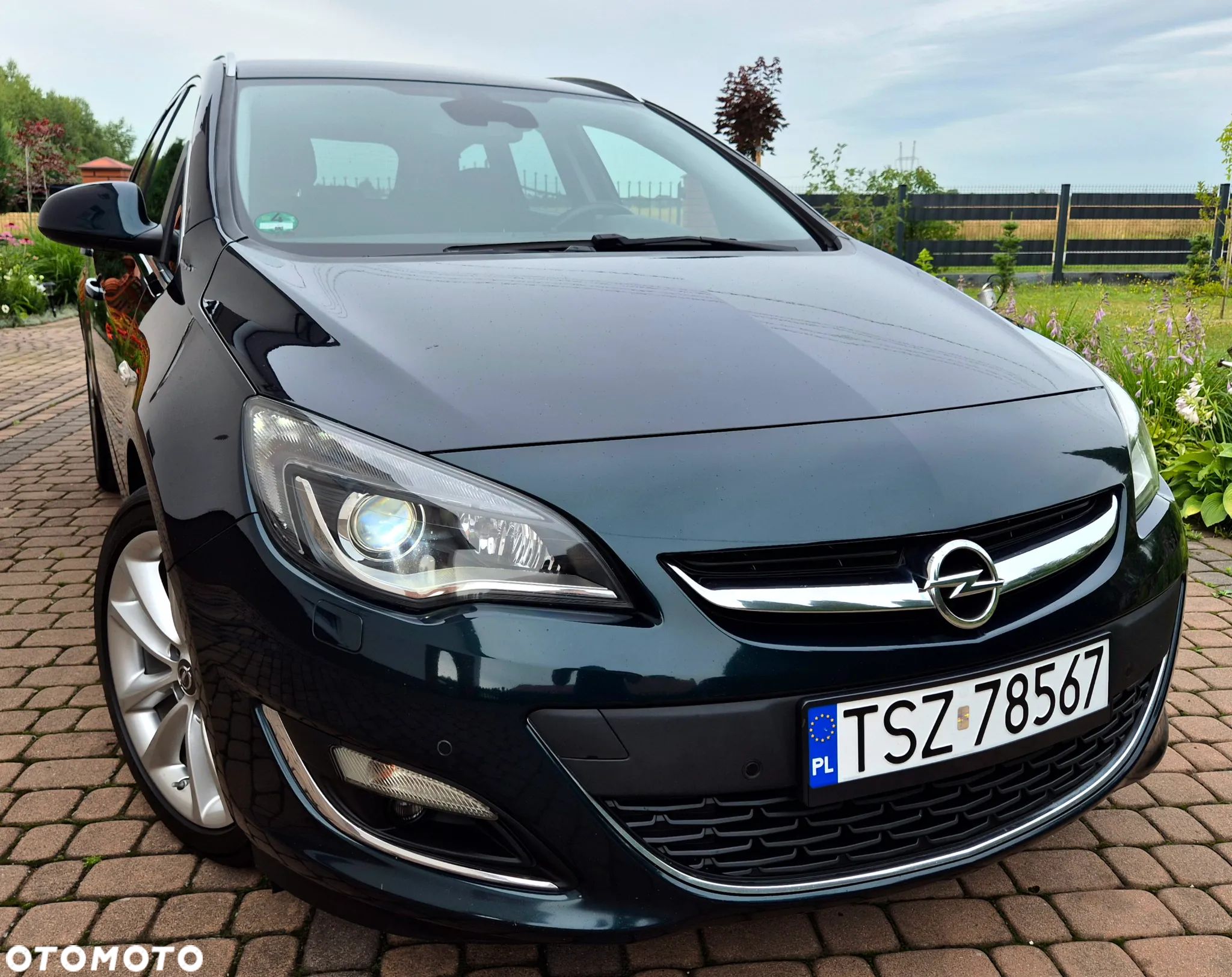 Opel Astra 2.0 CDTI Exklusiv - 1
