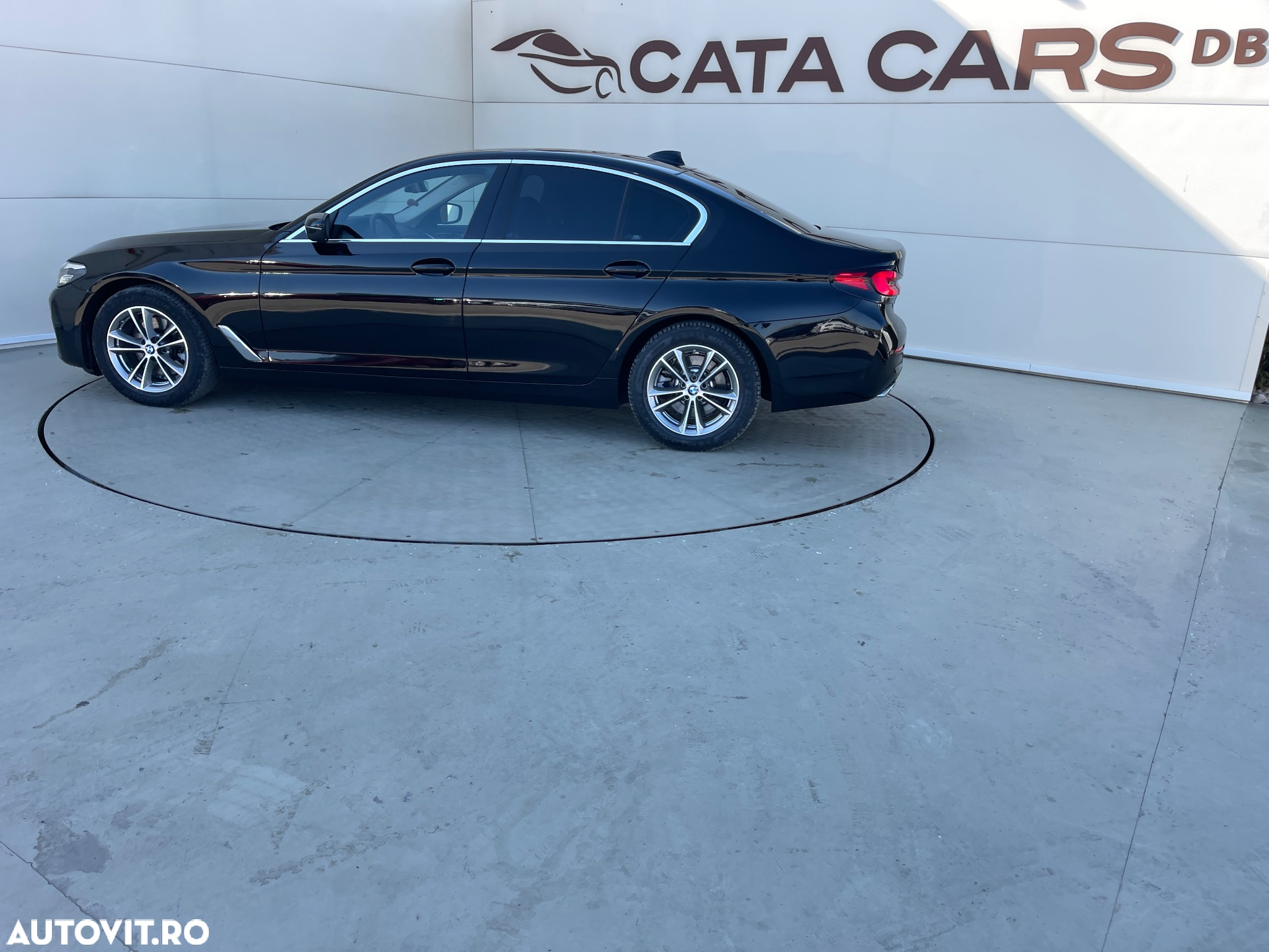 BMW Seria 5 520i AT MHEV - 8