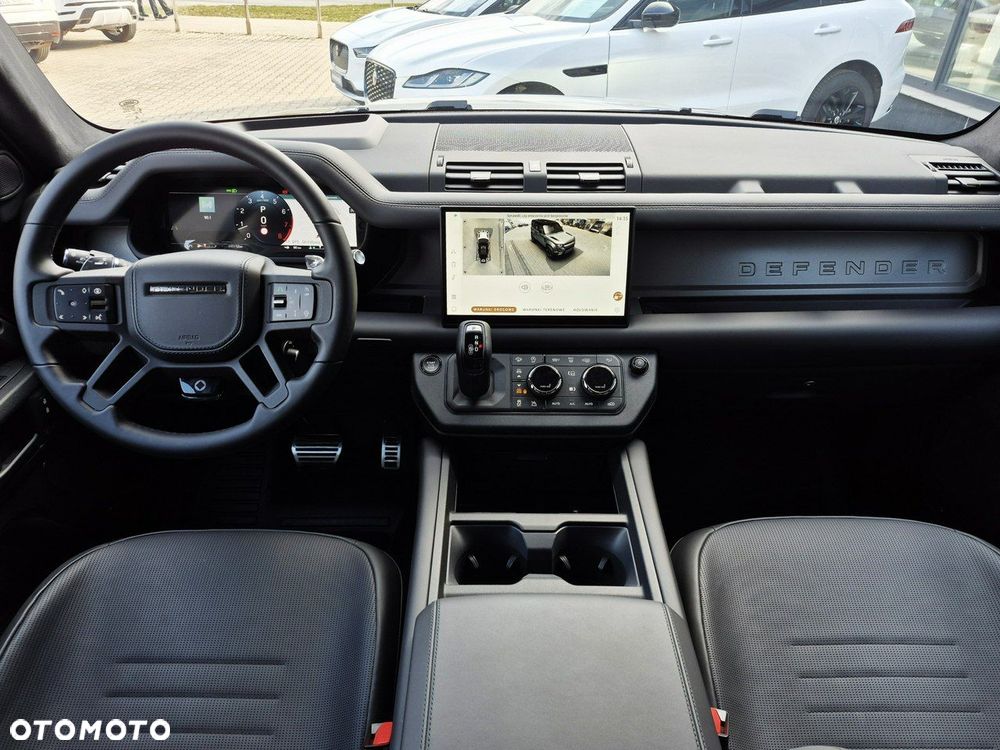 Land Rover Defender - 33