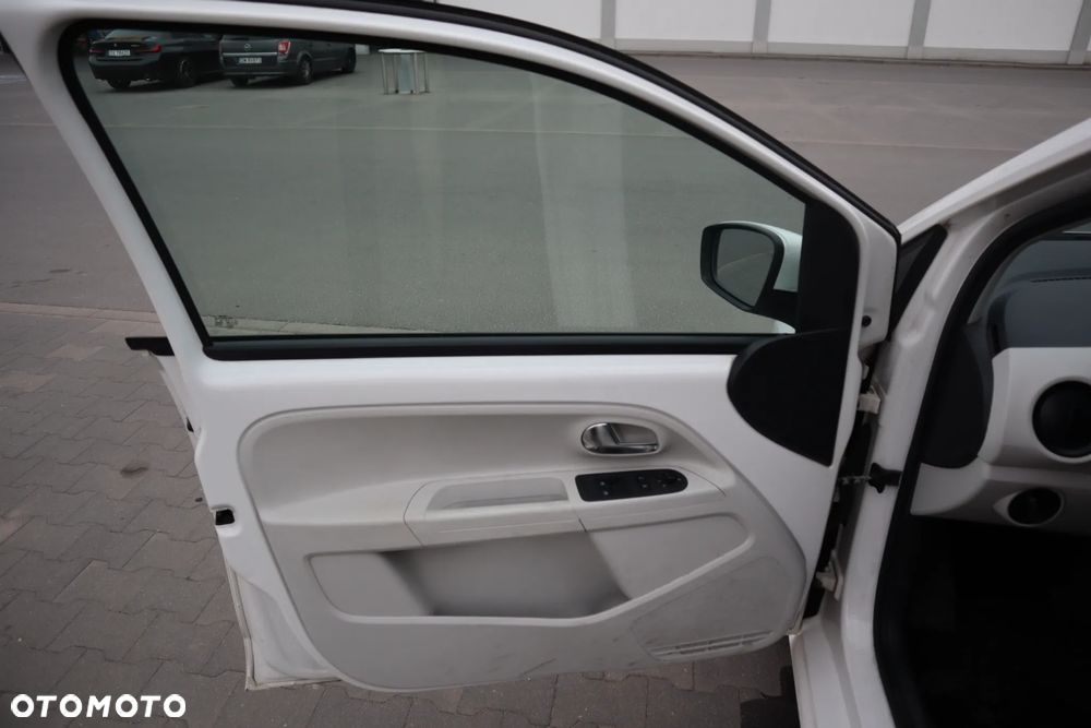 Volkswagen up! 1.0 move - 15