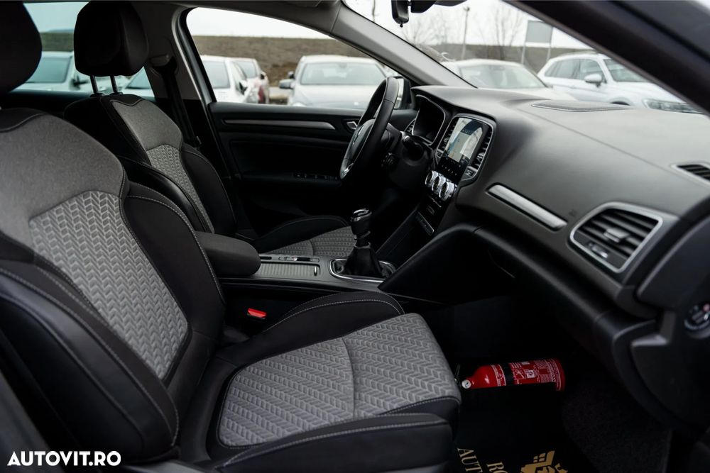 Renault Megane ENERGY TCe 140 EDC LIMITED - 15