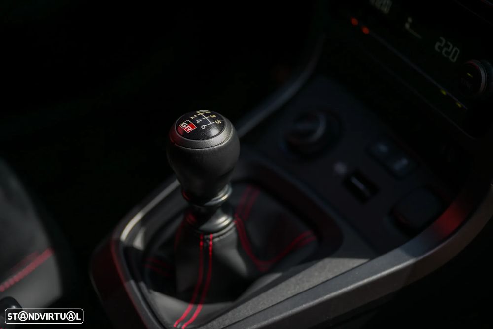 Toyota GR Yaris 1.6 T Legend T/M - 37