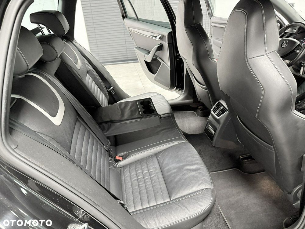 Skoda Octavia 2.0 TDI RS DSG - 27
