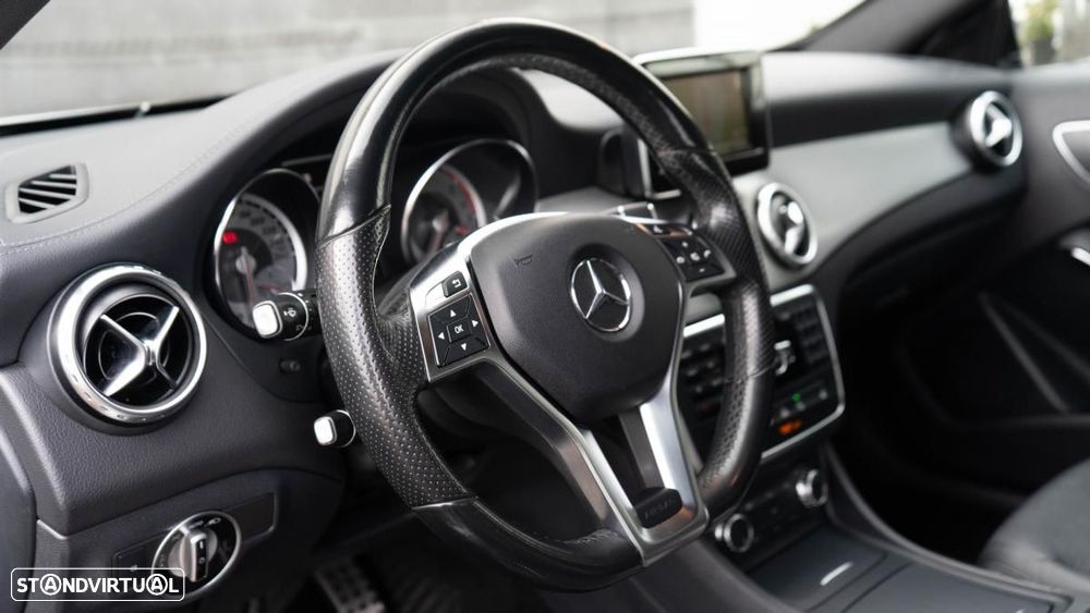 Mercedes-Benz GLA 200 - 11