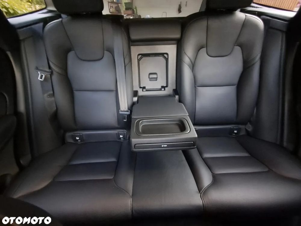 Volvo XC 60 D4 Geartronic Momentum Pro - 27