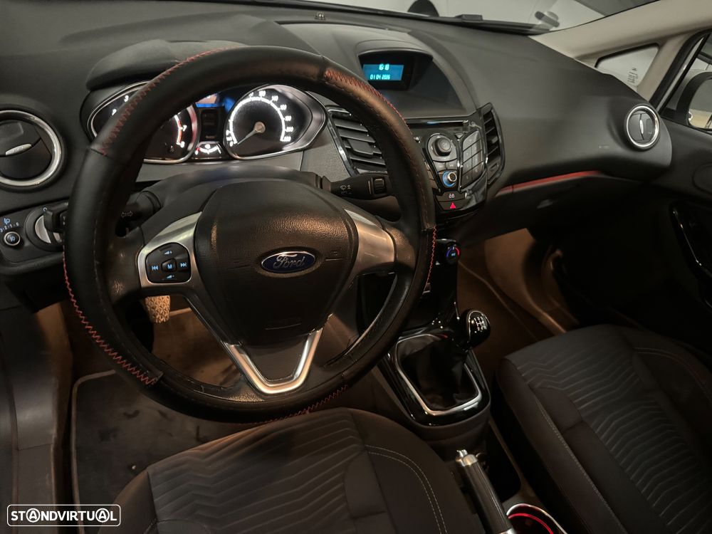 Ford Fiesta 1.0 T EcoBoost Titanium - 11