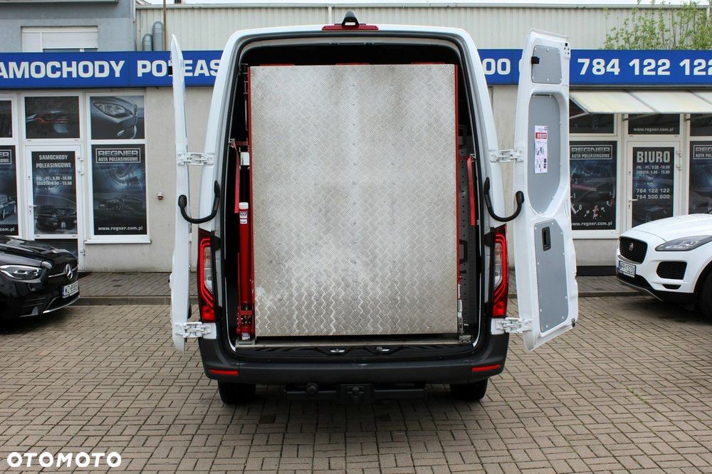 Mercedes-Benz Sprinter - 11