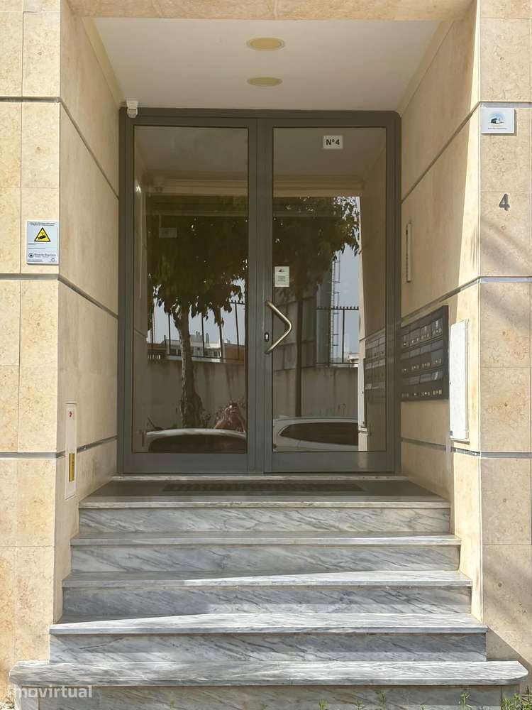 Apartamento t2 à venda na Urbanização Sporting Clube Olhanense - Grande imagem: 2/21