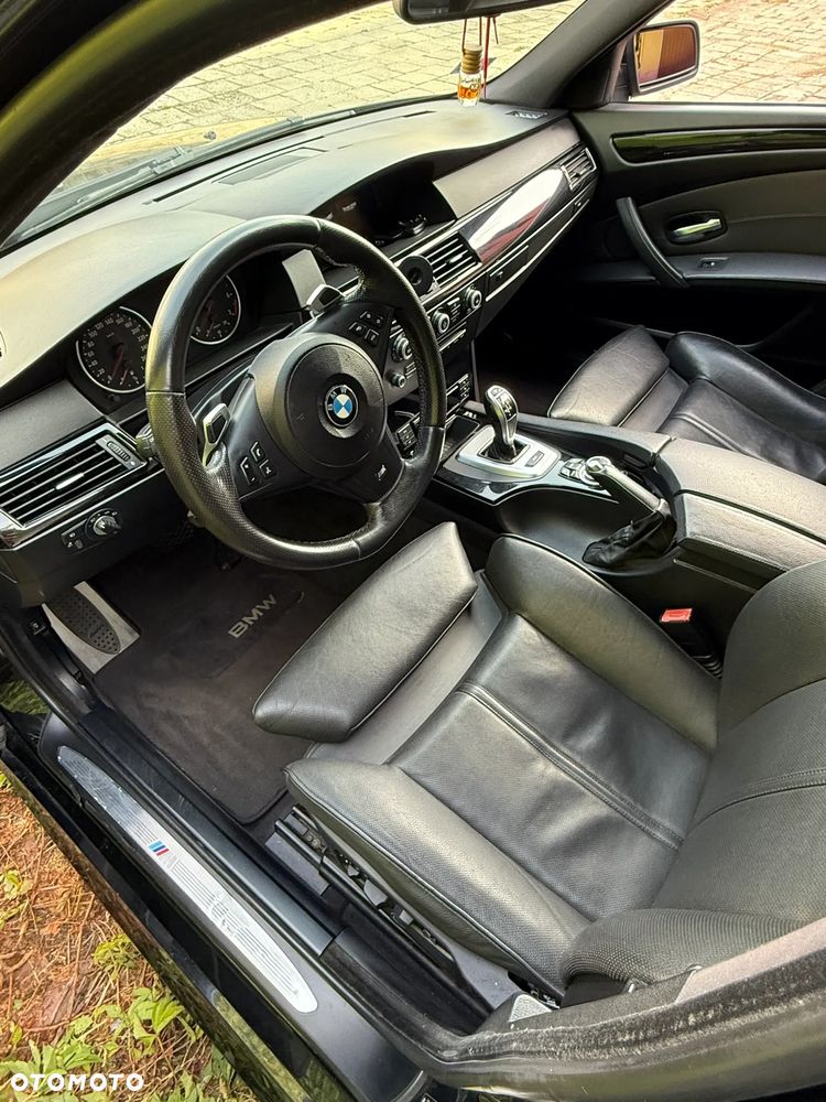 BMW Seria 5 550i Sport-Aut Edition Sport - 20