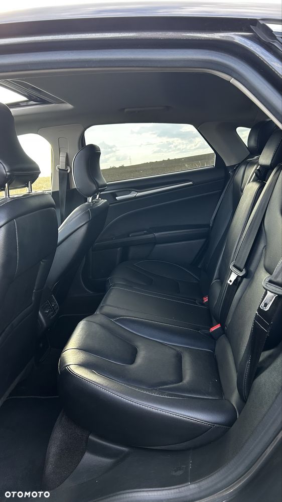 Ford Fusion - 7