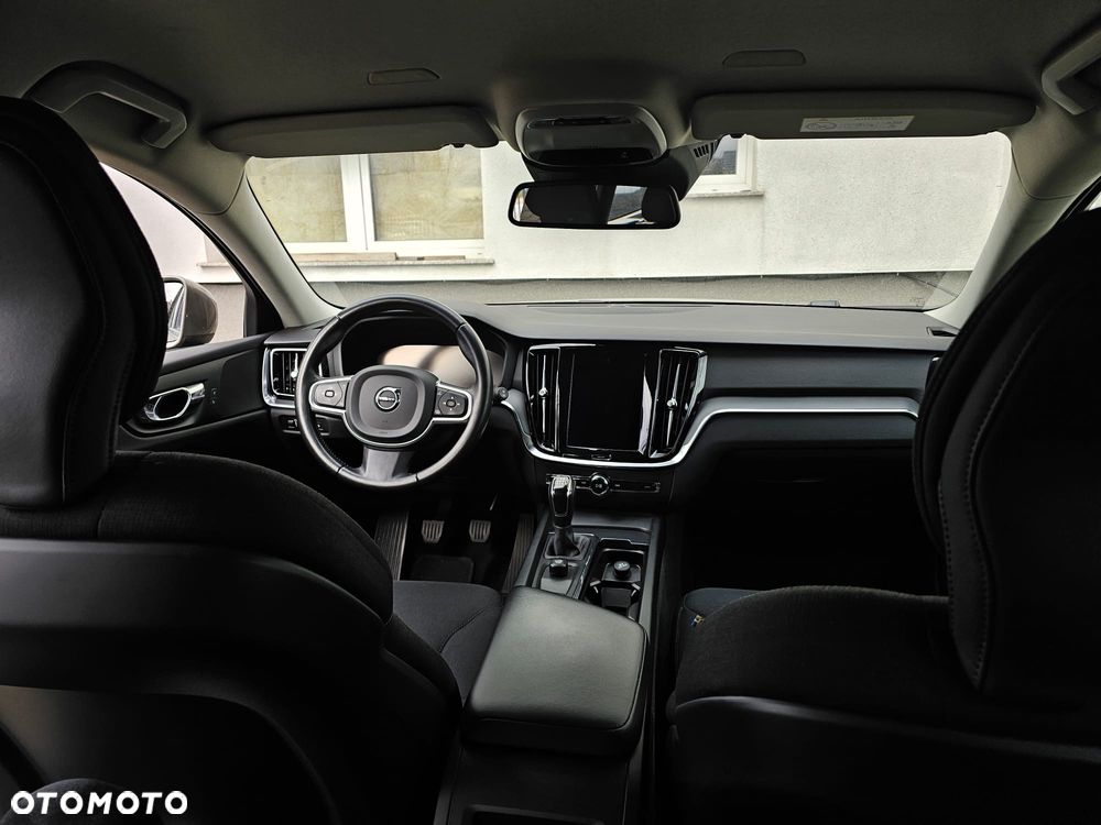 Volvo V60 D3 Momentum - 32