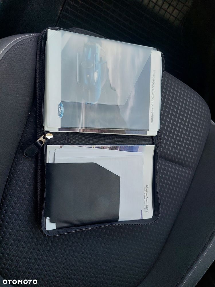 Ford Focus 1.5 TDCi SYNC Edition - 19