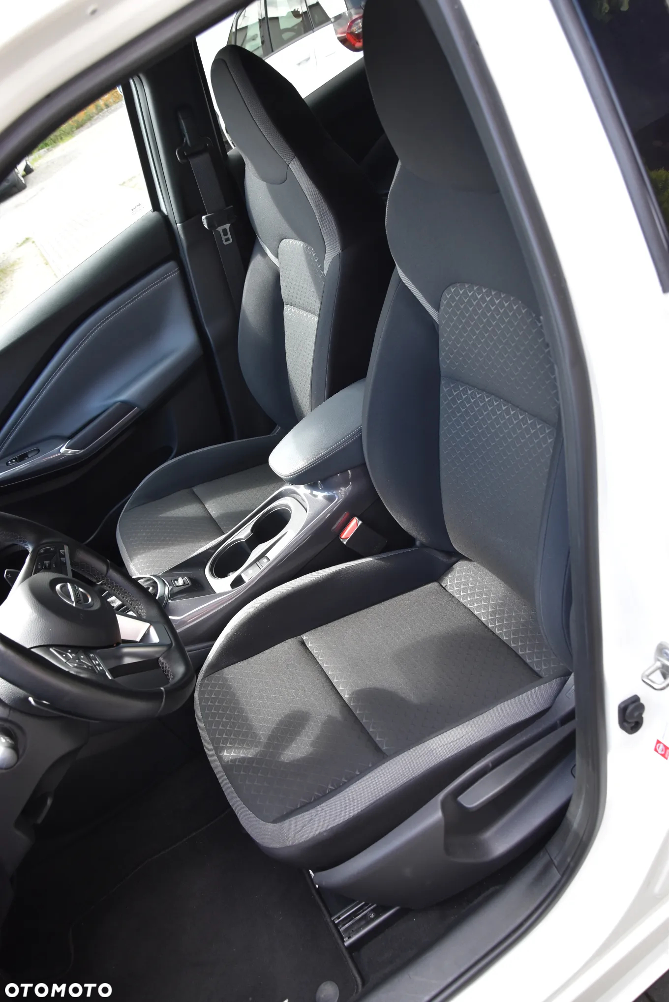 Nissan Juke 1.0 DIG-T DCT Tekna - 18