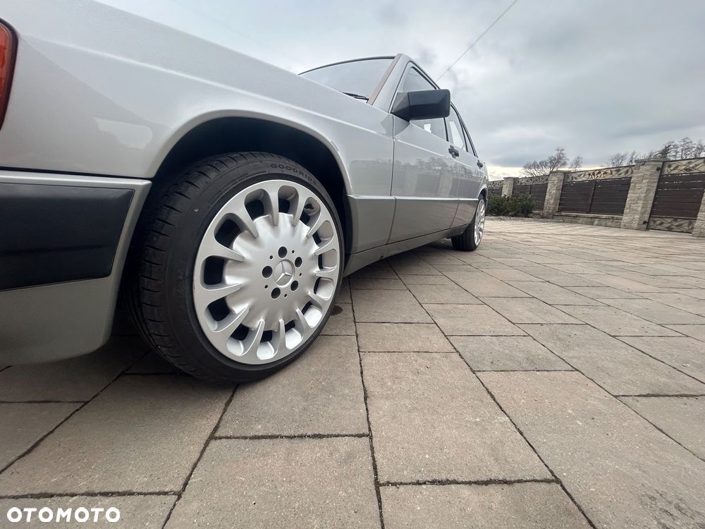 Mercedes-Benz W201 (190) - 17