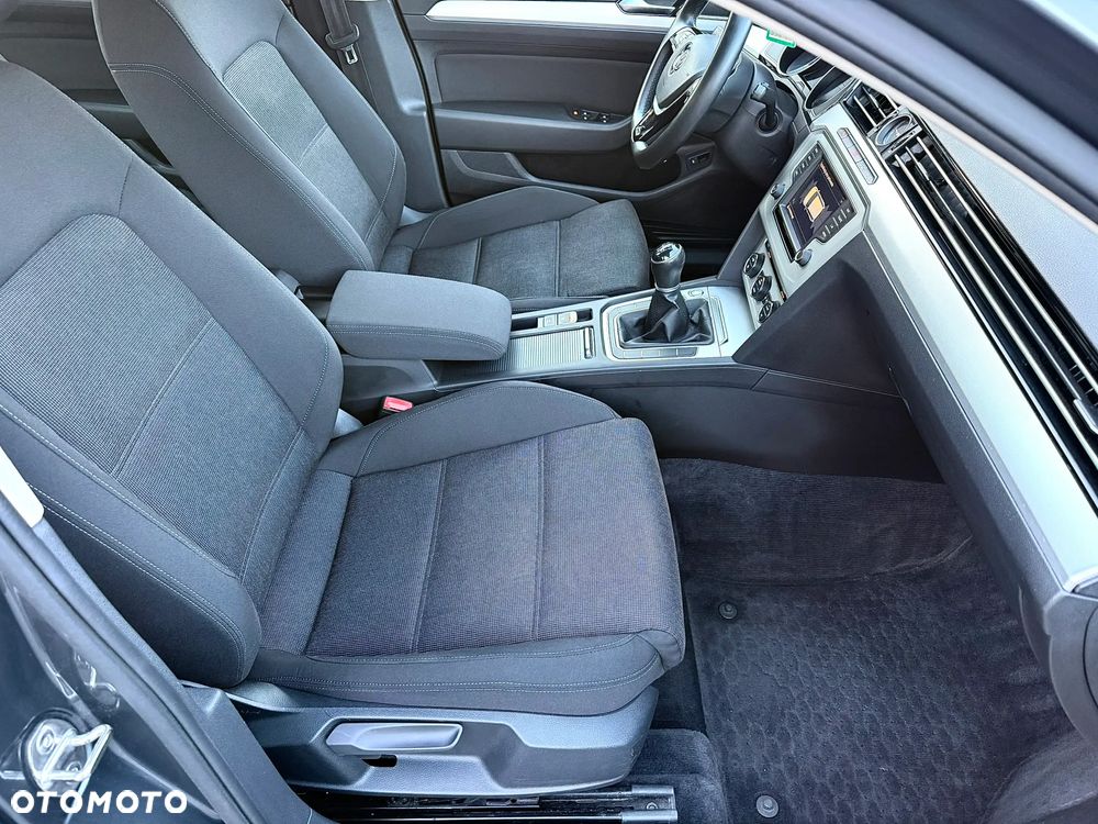 Volkswagen Passat 2.0 TDI BMT Comfortline - 25