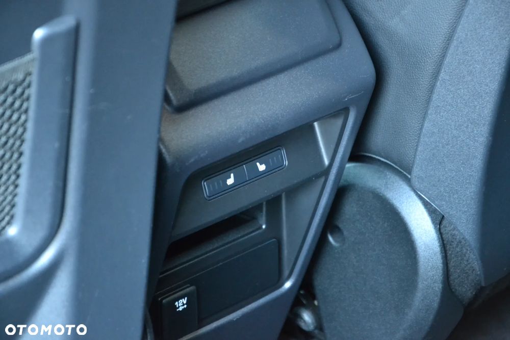 Land Rover Discovery Sport - 28