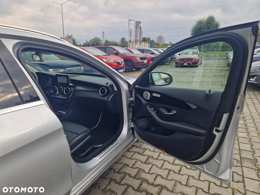 Mercedes-Benz Klasa C - 32