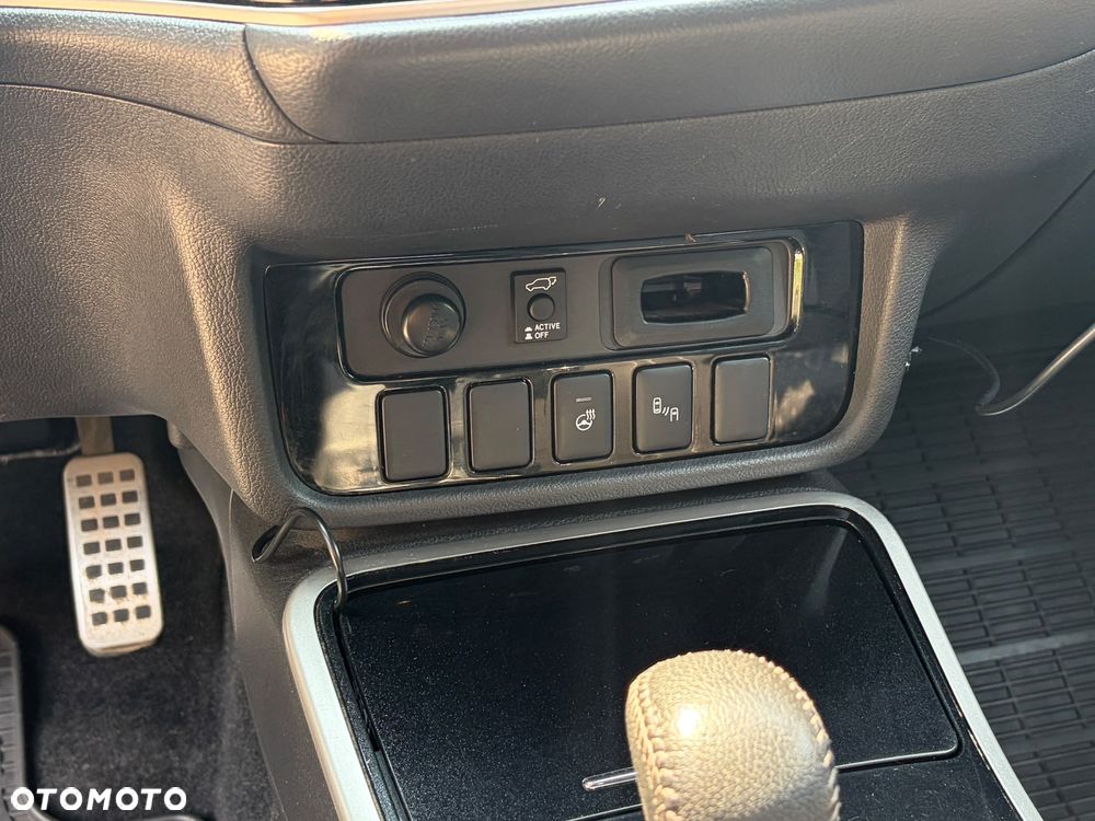 Mitsubishi Outlander 2.0 2WD CVT Diamant+ - 23