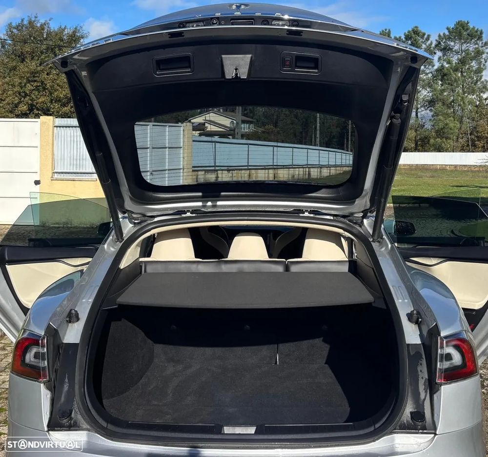 Tesla Model S 75D - 23