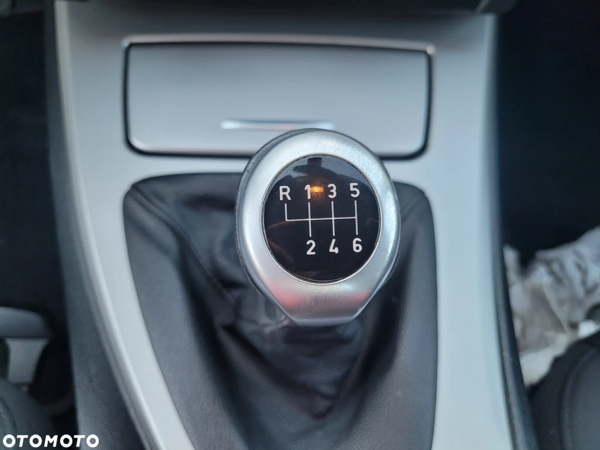 BMW Seria 3 318d - 14