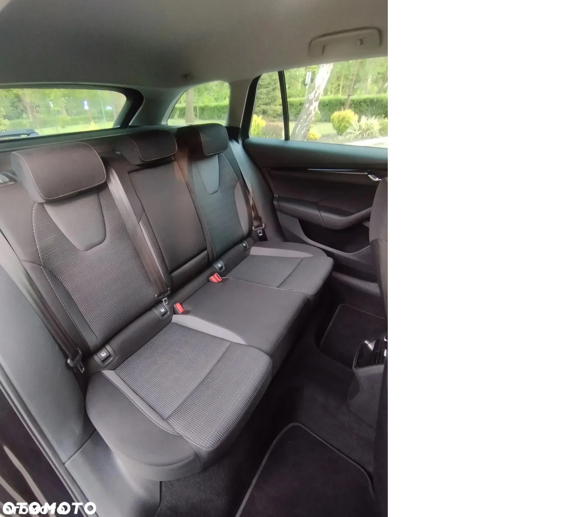 Skoda Octavia 2.0 TDI DSG Ambition - 10